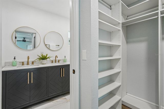 9725 48TH PLACE N, St Petersburg, FL 33708
