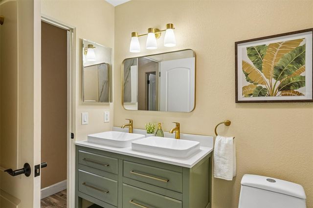9725 48TH PLACE N, St Petersburg, FL 33708
