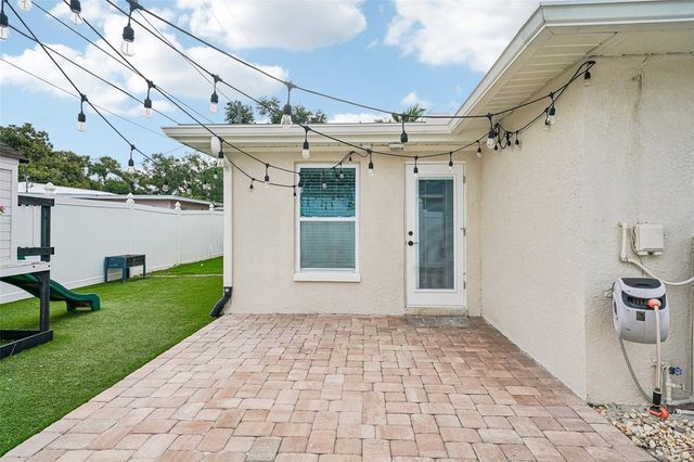9725 48TH PLACE N, St Petersburg, FL 33708