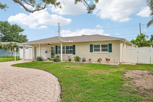 9725 48TH PLACE N, St Petersburg, FL 33708