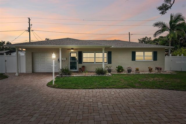 9725 48TH PLACE N, St Petersburg, FL 33708