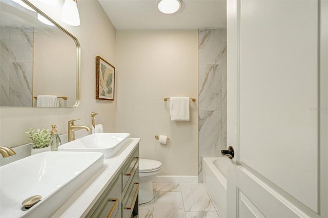 9725 48TH PLACE N, St Petersburg, FL 33708