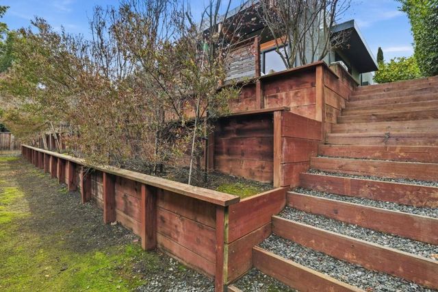 1617 Corte Via, Los Altos, CA 94024