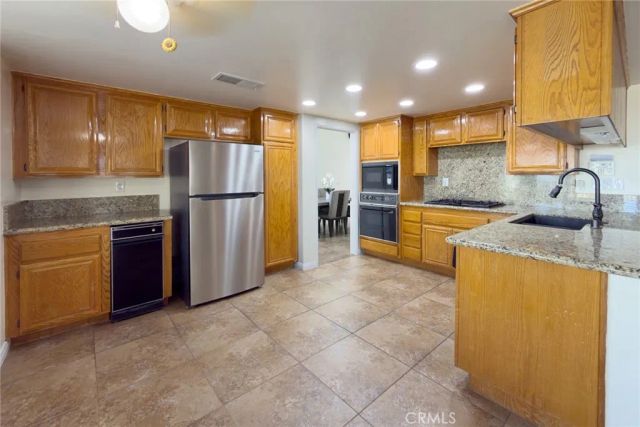 1215 Date Palm Drive, Palmdale, CA 93551