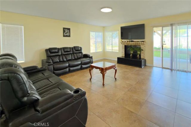 1215 Date Palm Drive, Palmdale, CA 93551