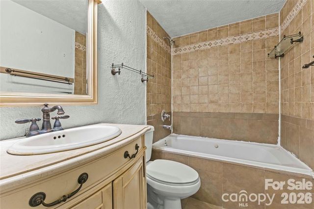 11826 Merriweather Drive, Charlotte, NC 28273