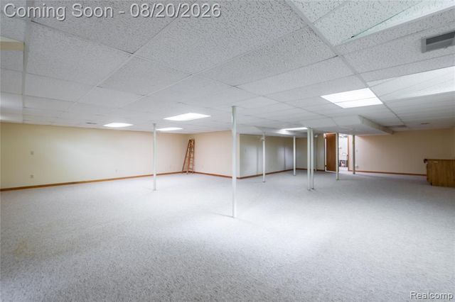 1129 S Lake Valley Drive, Fenton, MI 48430