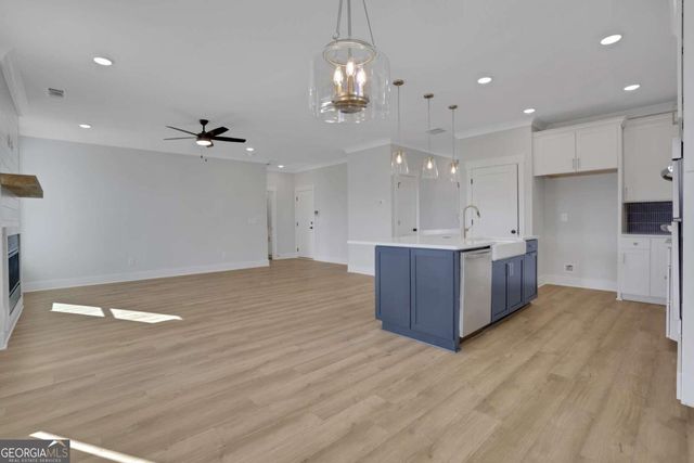 206 Coffee Lane, Hoschton, GA 30548