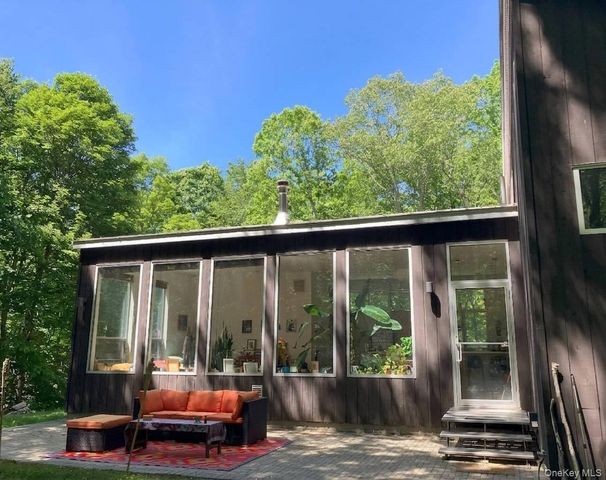 30 Old East Road, Wallkill, NY 12589