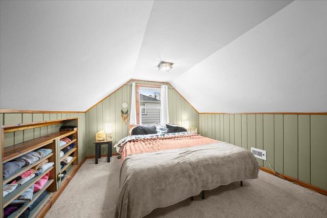 2690 Pinehurst Road, Norton Shores, MI 49441