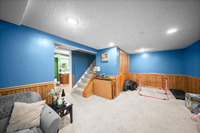 2690 Pinehurst Road, Norton Shores, MI 49441