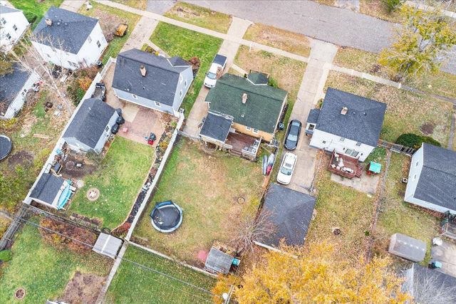 2690 Pinehurst Road, Norton Shores, MI 49441