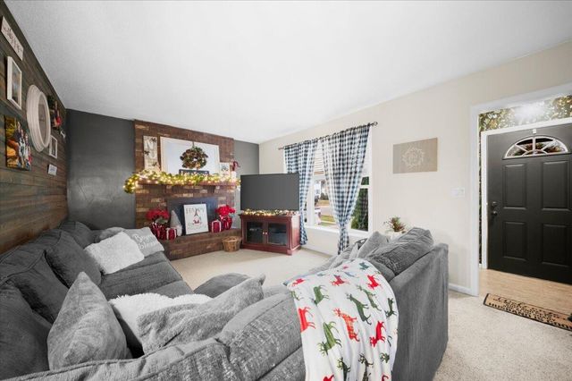 2690 Pinehurst Road, Norton Shores, MI 49441