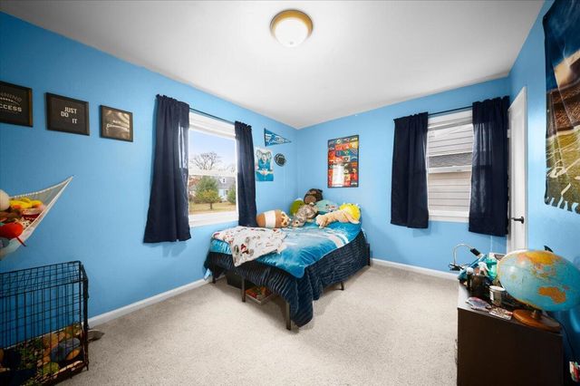 2690 Pinehurst Road, Norton Shores, MI 49441