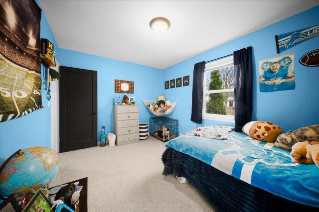 2690 Pinehurst Road, Norton Shores, MI 49441