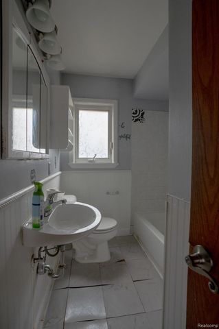 22149 David Avenue, Eastpointe, MI 48021