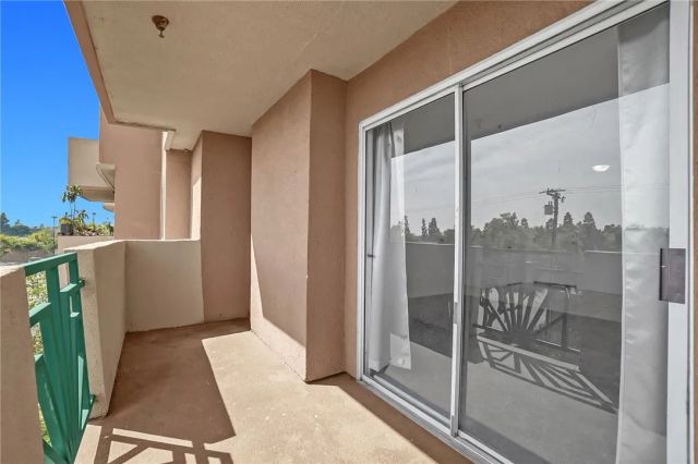 450 E 4th Street 319, Santa Ana, CA 92701