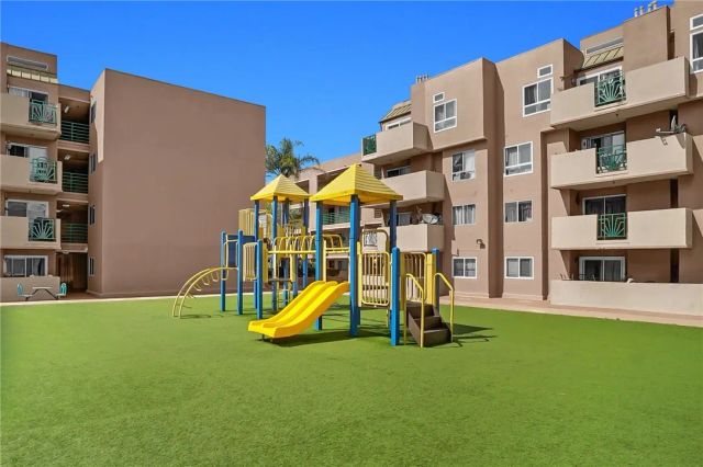 450 E 4th Street 319, Santa Ana, CA 92701