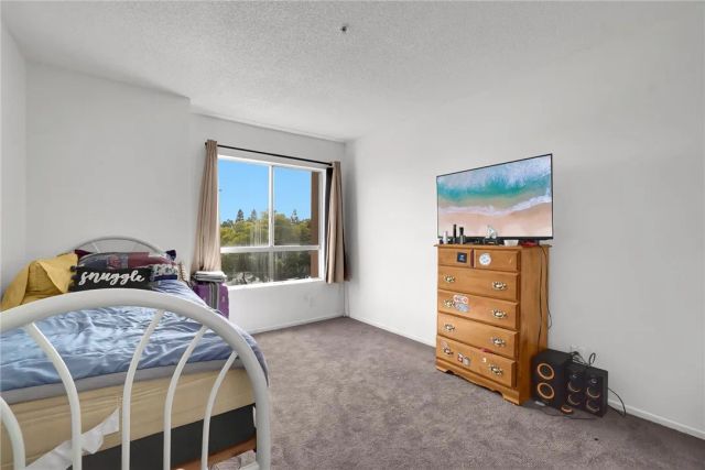 450 E 4th Street 319, Santa Ana, CA 92701
