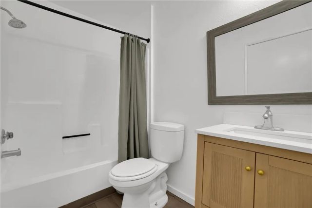 450 E 4th Street 319, Santa Ana, CA 92701