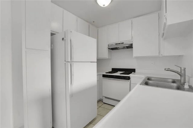 450 E 4th Street 319, Santa Ana, CA 92701