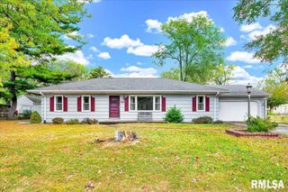 306 ALTA VISTA Terrace, Creve Coeur, IL 61610