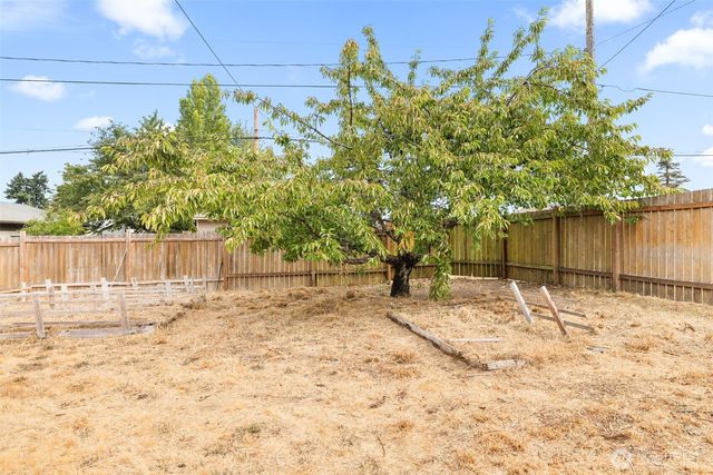922 S Cedar Street, Port Angeles, WA 98362