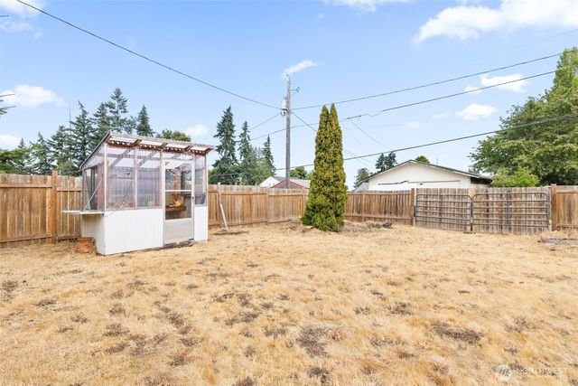 922 S Cedar Street, Port Angeles, WA 98362