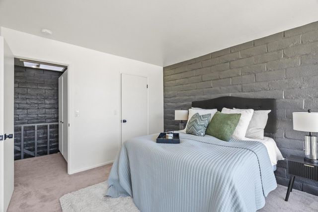 451 Dela Vina 107, Monterey, CA 93940