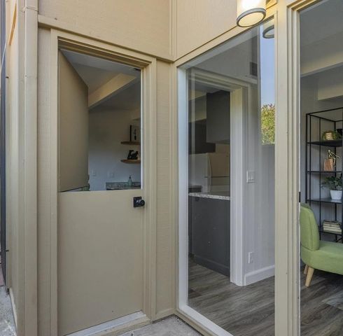 451 Dela Vina 107, Monterey, CA 93940