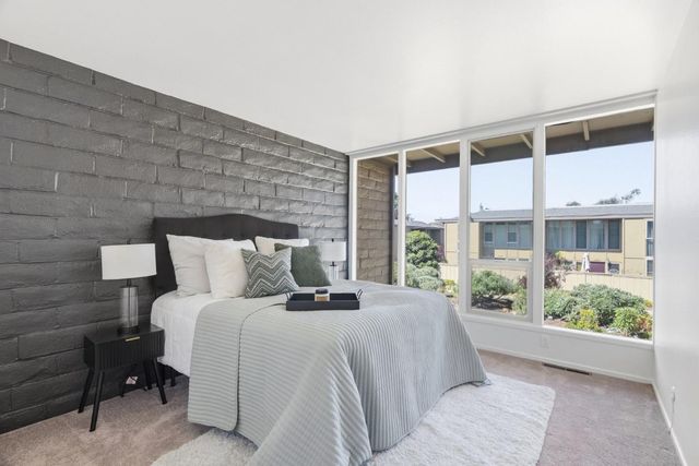 451 Dela Vina 107, Monterey, CA 93940