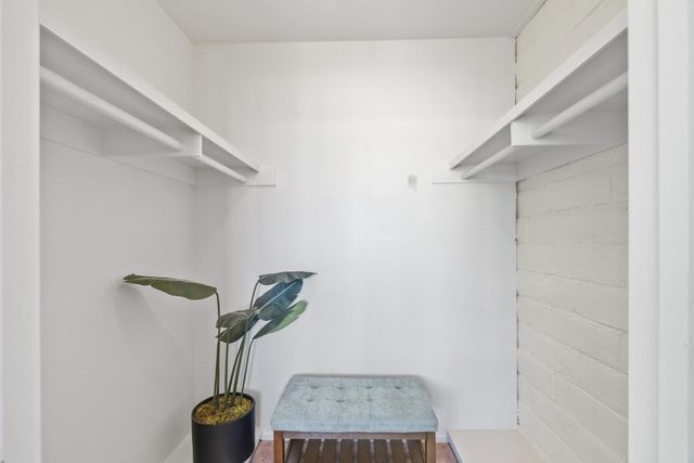 451 Dela Vina 107, Monterey, CA 93940