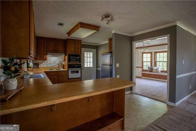 98 Laurie Court, Hiram, GA 30141