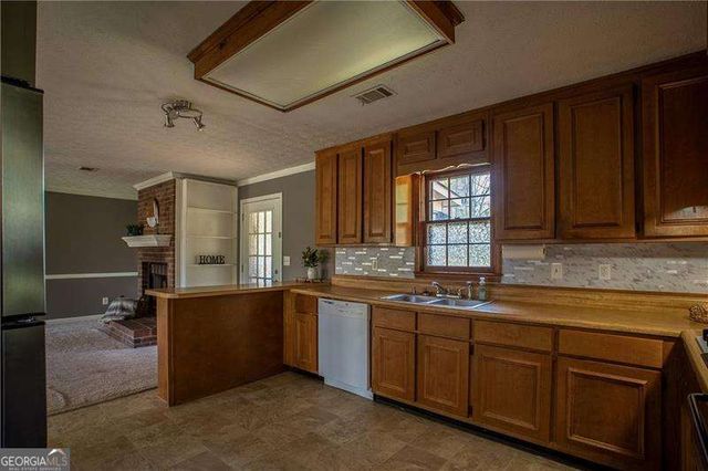 98 Laurie Court, Hiram, GA 30141