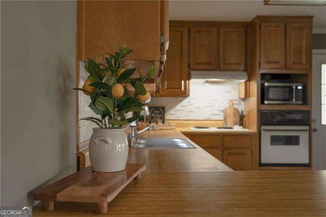 98 Laurie Court, Hiram, GA 30141