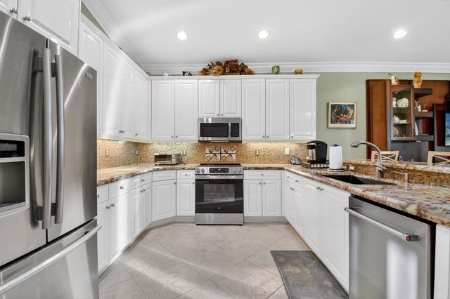 7615 Tarpon Cove Circle, Lake Worth, FL 33467