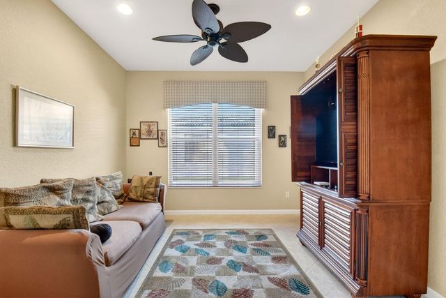 7615 Tarpon Cove Circle, Lake Worth, FL 33467