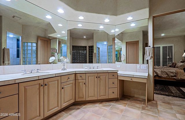 7840 E THORNTREE Drive, Scottsdale, AZ 85266