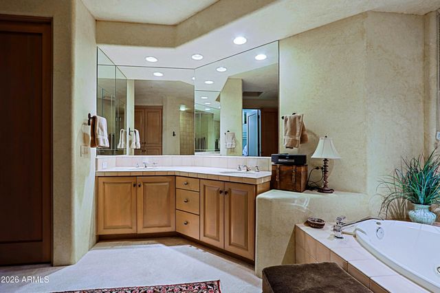7840 E THORNTREE Drive, Scottsdale, AZ 85266