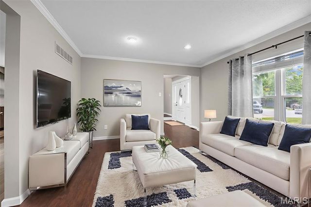 655 Lakewood Drive, Lake St Louis, MO 63367