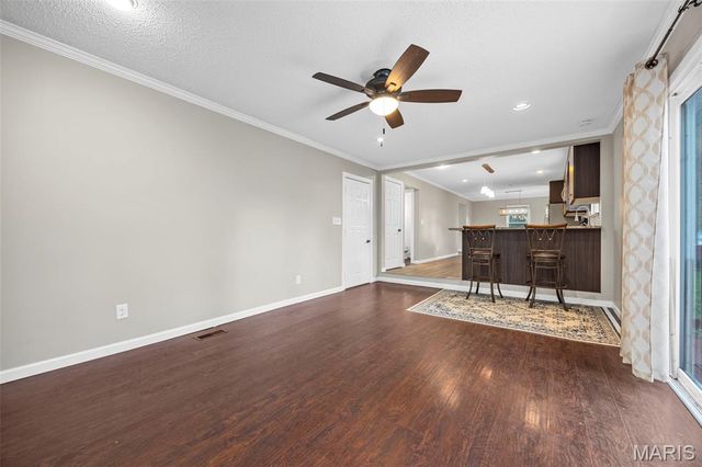 655 Lakewood Drive, Lake St Louis, MO 63367