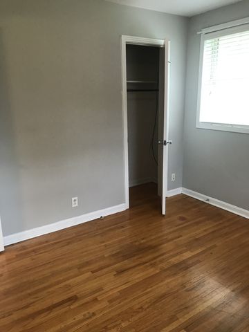 1864 Memorial Dr Apt A, Clarksville, TN 37043