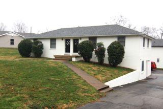1864 Memorial Dr Apt A, Clarksville, TN 37043