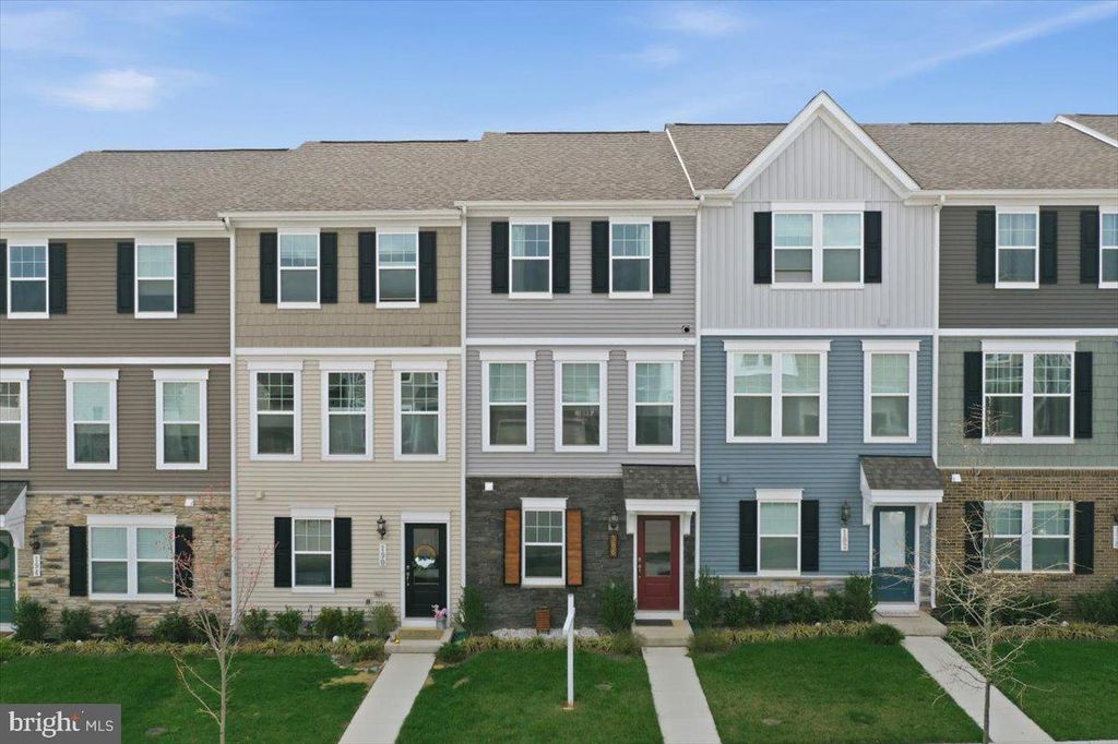 186 COOLIDGE AVE, Ranson, WV 25438
