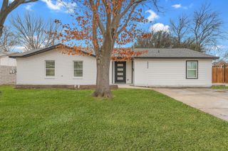 2000 Knollwood Lane, Carrollton, TX 75006