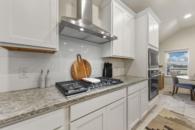 2210 Steerhead TRL, New Braunfels, TX 78132