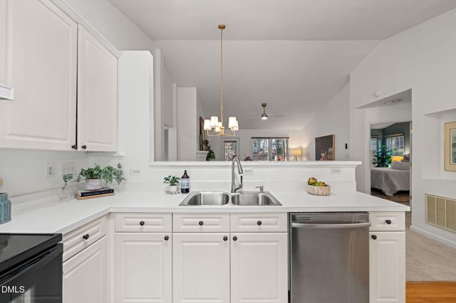 8 Drummond Court, Durham, NC 27713