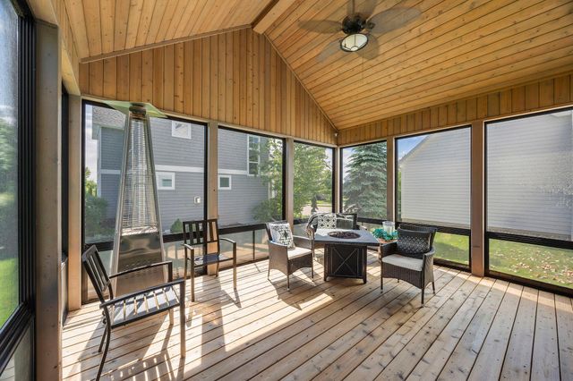 2522 Woods Drive, Victoria, MN 55386
