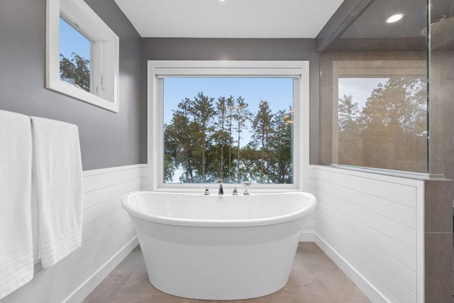 2522 Woods Drive, Victoria, MN 55386