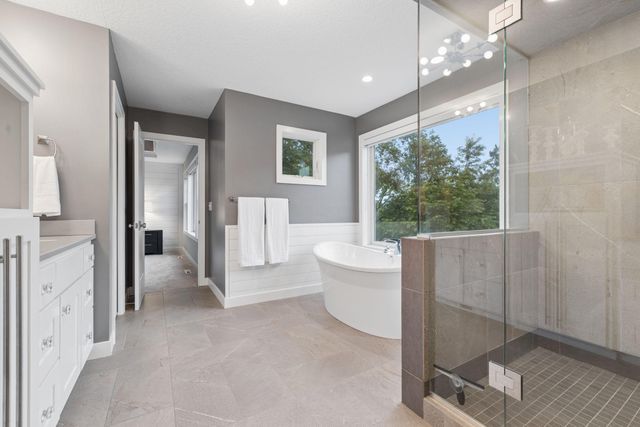 2522 Woods Drive, Victoria, MN 55386
